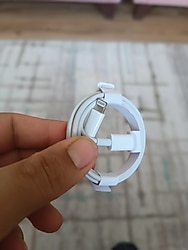 iPhone şarj kablosu