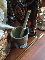 PİRİNÇ,EL EMEĞİ DÖKME PİRİNÇTEN YAPILMIŞ,OLDUKÇA YAŞLI TOKMAKLI HAVAN 2