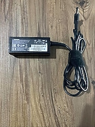 TOSHİBA 19V 2.37A ORJİNAL ADAPTÖR
