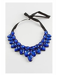 Parlak taşlı renkli yaka kolye