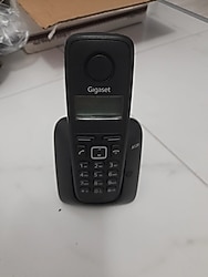 SİEMENS GİGASET A120 KABLOSUZ DECT (telsiz) TELEFON ve ŞARJ İSTASYONU..PİLLERİ ve ADAPTÖRÜ YOKTUR..