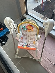 Sallanan melodili bebek salıncağı