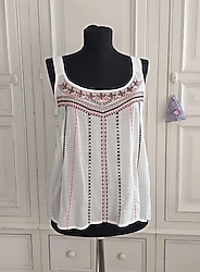 LCW Casual işlemeli yazlık askılı bluz