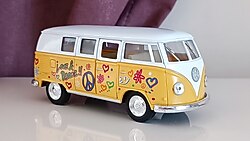 VW Microbus 1962 Hediyelik Oyuncak Minibüs 1:32 Kinsmart