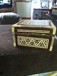 Sedef ve Marküteri İşlemeli Ahşap Kutu