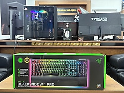 Razer BlackWidow V4 Pro RGB Green Switch Türkçe Q Kablolu Mekanik Oyuncu Klavyesi (İKİNCİ EL)