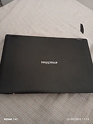 laptop ve  isteyene tek tek de satılır laptop özellikleri 4 GB ram 250 GB HDD Intel t4500 işlemci kozmetik olarak