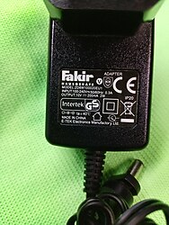 167 FAKİR ZD6W100020EU1 10V 200MA 2W ISLAK KURU DİKEY YATAY SARJLI TÜM SÜPÜRGELER ORJİNAL SARJ ADAPTÖRÜ 2500 TL.167