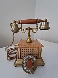 Eski dönem çevirmeli ahizesi sağlam telefon