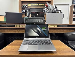 Acer Aspire R15 Intel Core i5 6200U 8GB RAM 240GB SSD 15.6” DOKUNMATİK FHD (İKİNCİ EL)