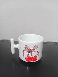 Kiraz Figürlü Kupa