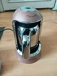 korkmaz kahvekolik Şık tasarımlı ve pratik Korkmaz Türk kahvesi makinesi, tek seferde 4 fincan kahve hazırlar. Otomatik
