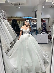 Madonna yaka prenses gelinlik