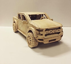 Ahşap oyuncak araba