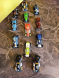 Hot Wheels 12 li lot