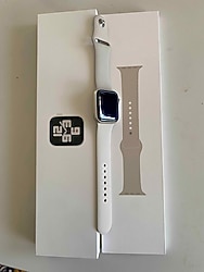 APPLE Watch SE GPS 40 mm MNJP3TU/A Yıldız Işığı Alüminyum Kasa ve Yıldız Işığı Spor Kordon